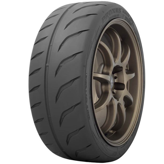 Llanta Toyo Proxes R888R (215/45 R17)