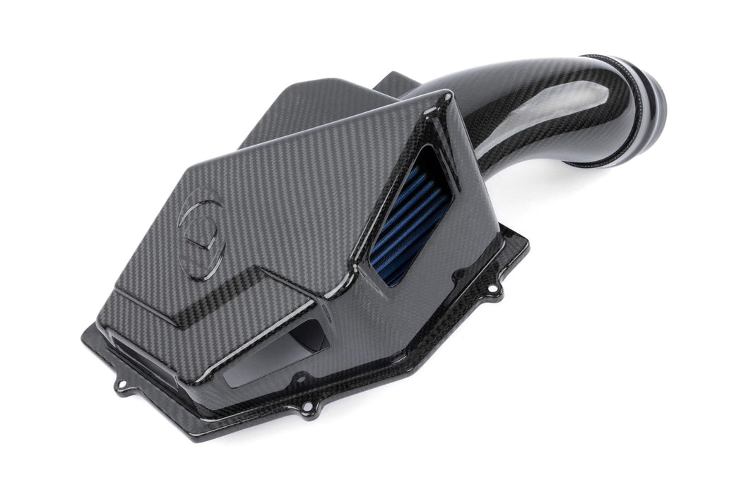 Detalle de la tapa de carbono Dinan D760-0068