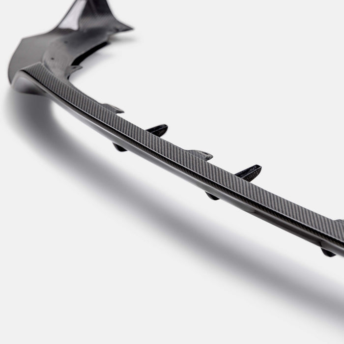Lip trasero Seibon de Fibra de Carbono MB style para Toyota Prius (2023-2025)